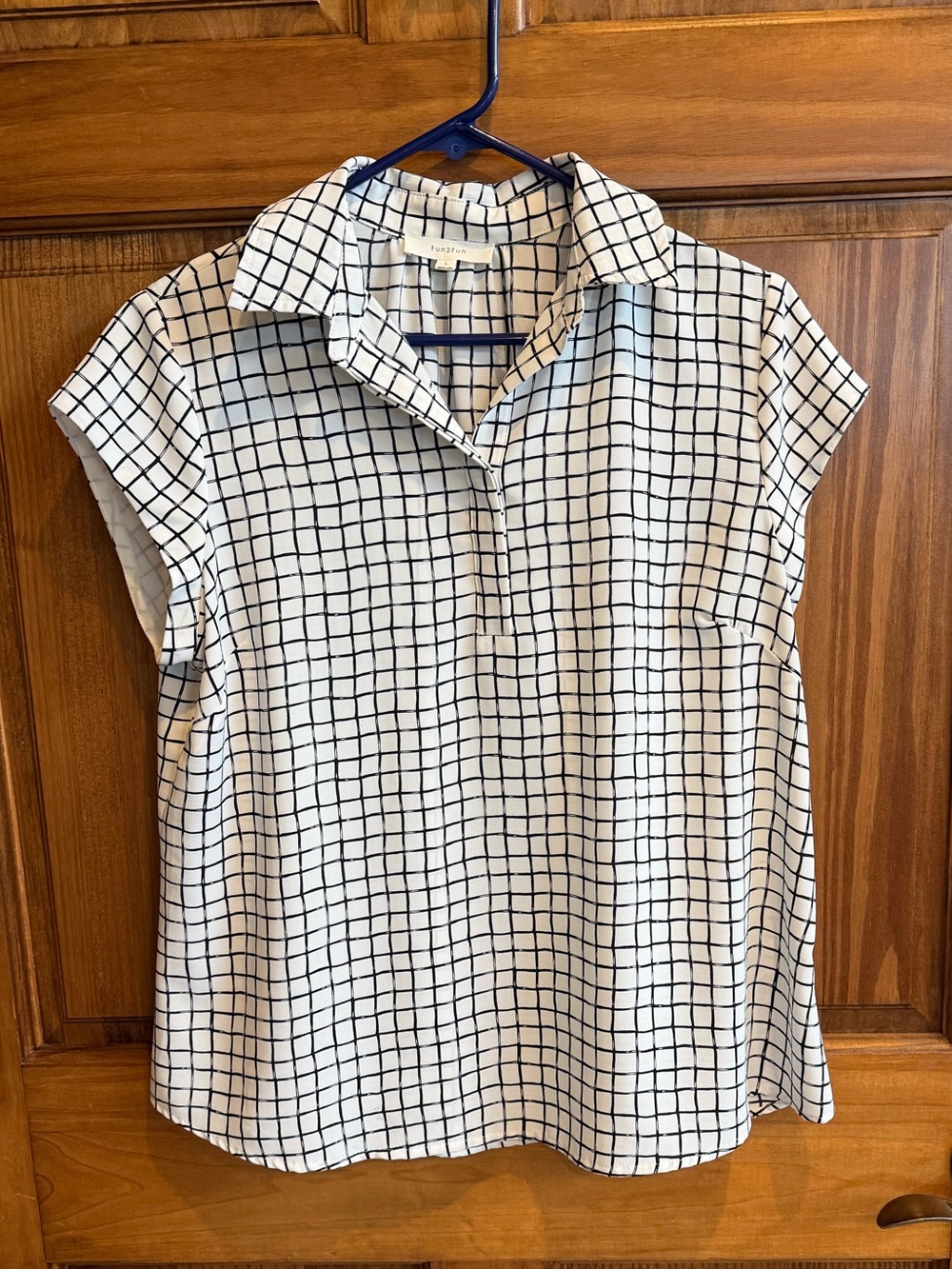 fun 2 fun White Top with Black Grid Pattern
